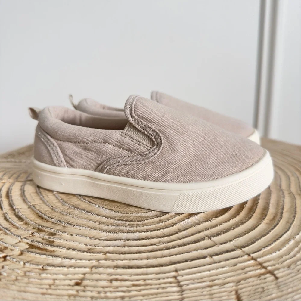Gap Toddler Slip-On Beige Sneakers Size 8